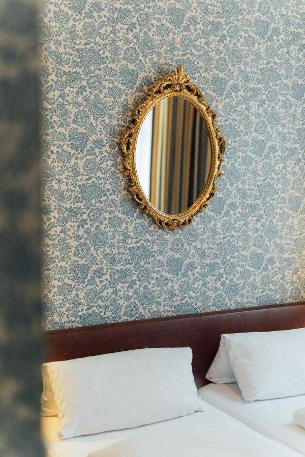 Das Kleine Hotel In Ruhiger Stadtlage Wiesbaden Ngoại thất bức ảnh