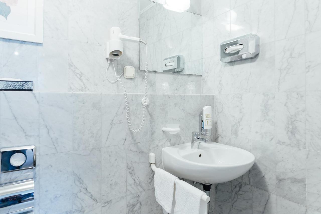 Das Kleine Hotel In Ruhiger Stadtlage Wiesbaden Ngoại thất bức ảnh